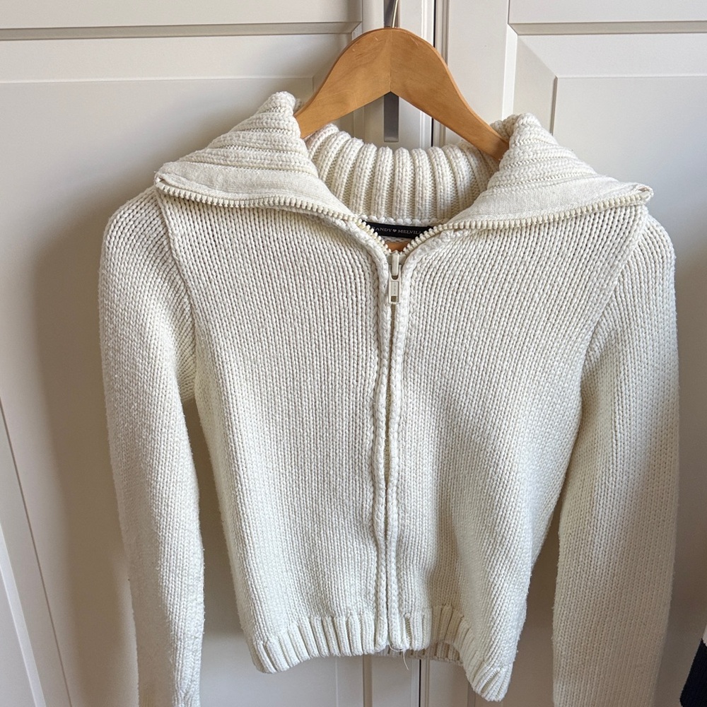 Brandy Melville sweater